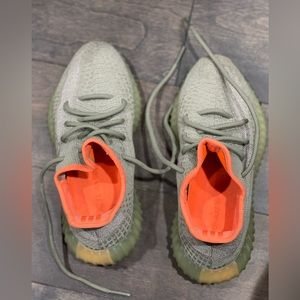 yeezy boost 350 v2 desert sage size 5 - used twice - like new condition